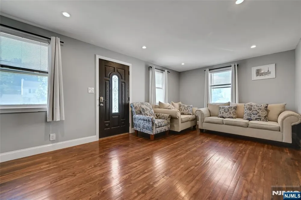 464 Simons Avenue Hackensack, NJ 07601