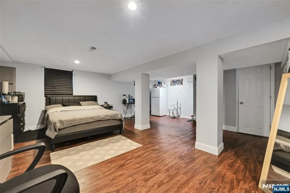 464 Simons Avenue Hackensack, NJ 07601