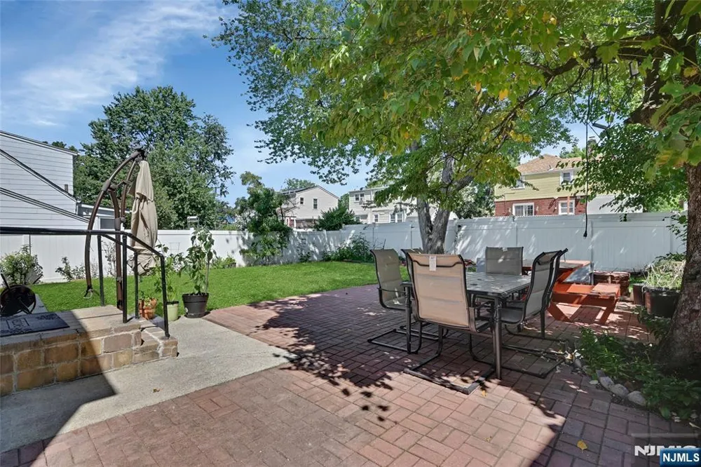464 Simons Avenue Hackensack, NJ 07601