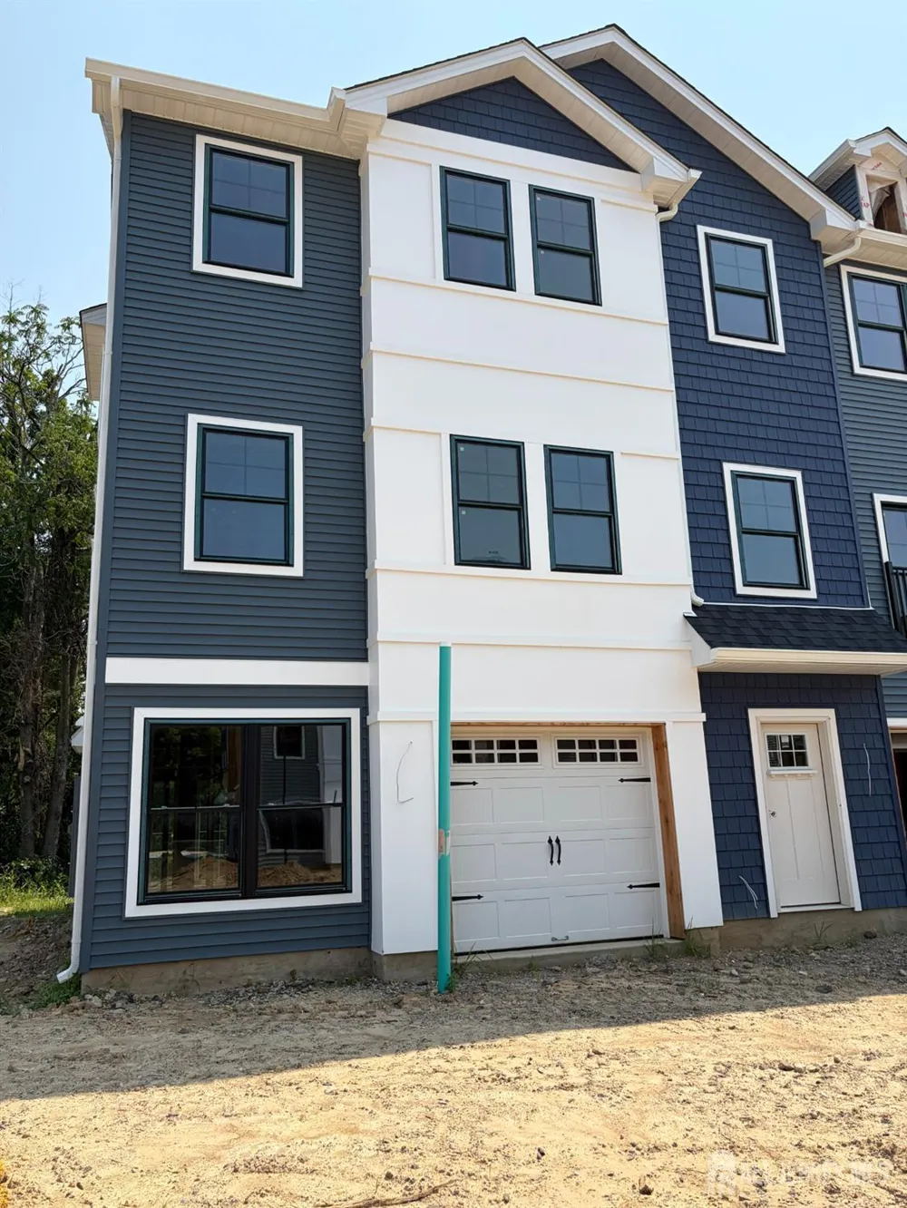 12 Bonus Court Sayreville, NJ 08879