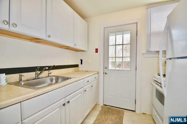 178 Washington Street B Northvale, NJ 07647
