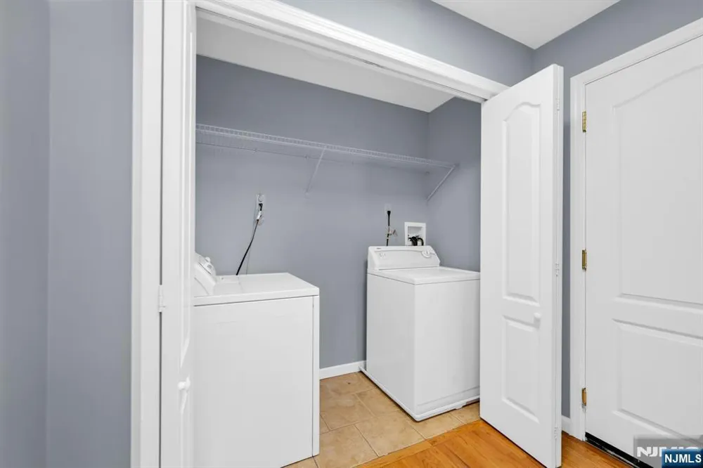23 West Street 2 Elmwood Park, NJ 07407