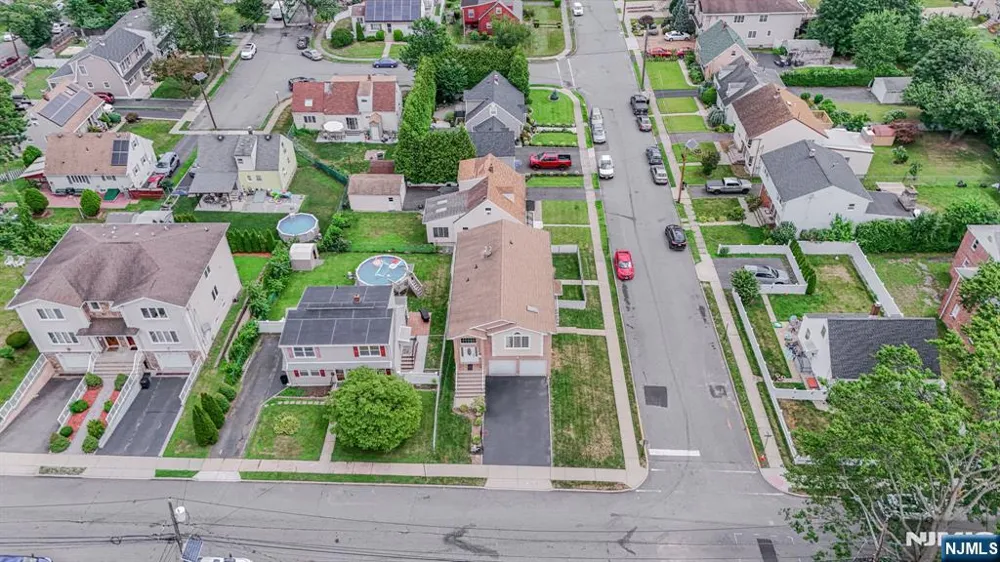 23 West Street 2 Elmwood Park, NJ 07407