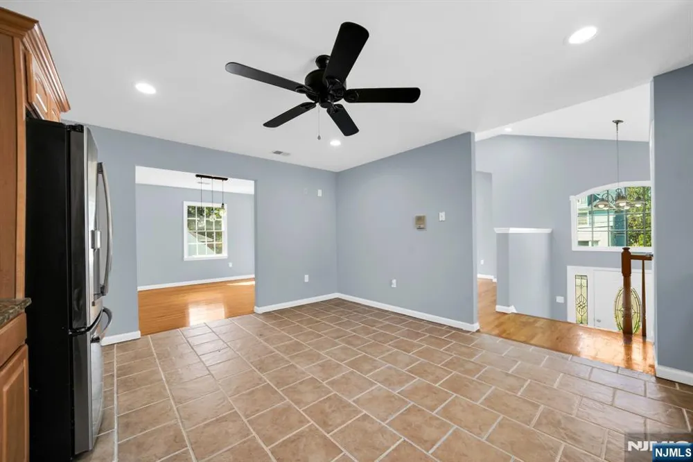 23 West Street 2 Elmwood Park, NJ 07407
