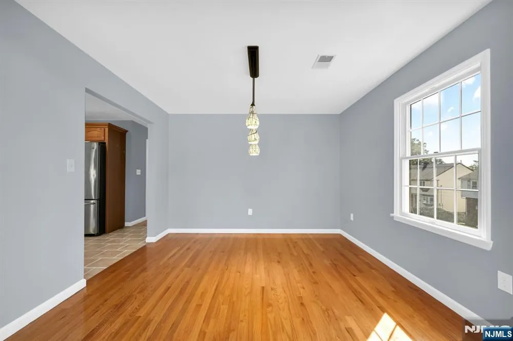 23 West Street 2 Elmwood Park, NJ 07407