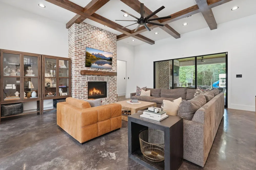 288 Fire Sky Road Huntsville, TX 77340