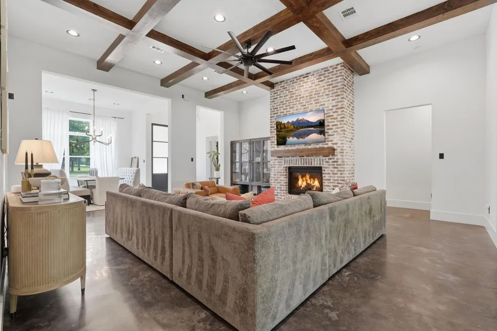 288 Fire Sky Road Huntsville, TX 77340