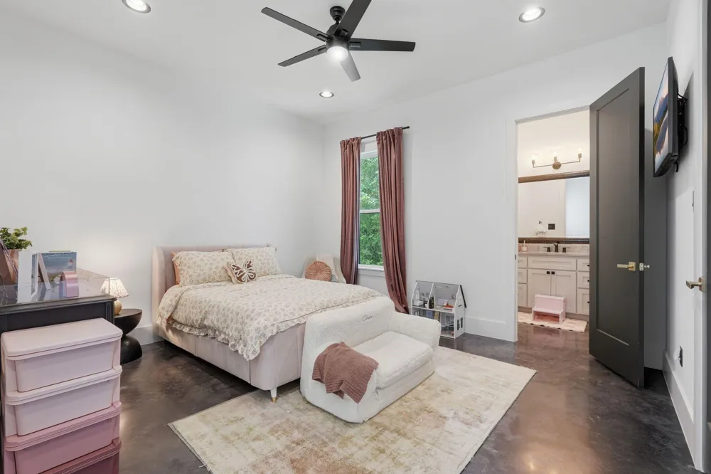 288 Fire Sky Road Huntsville, TX 77340