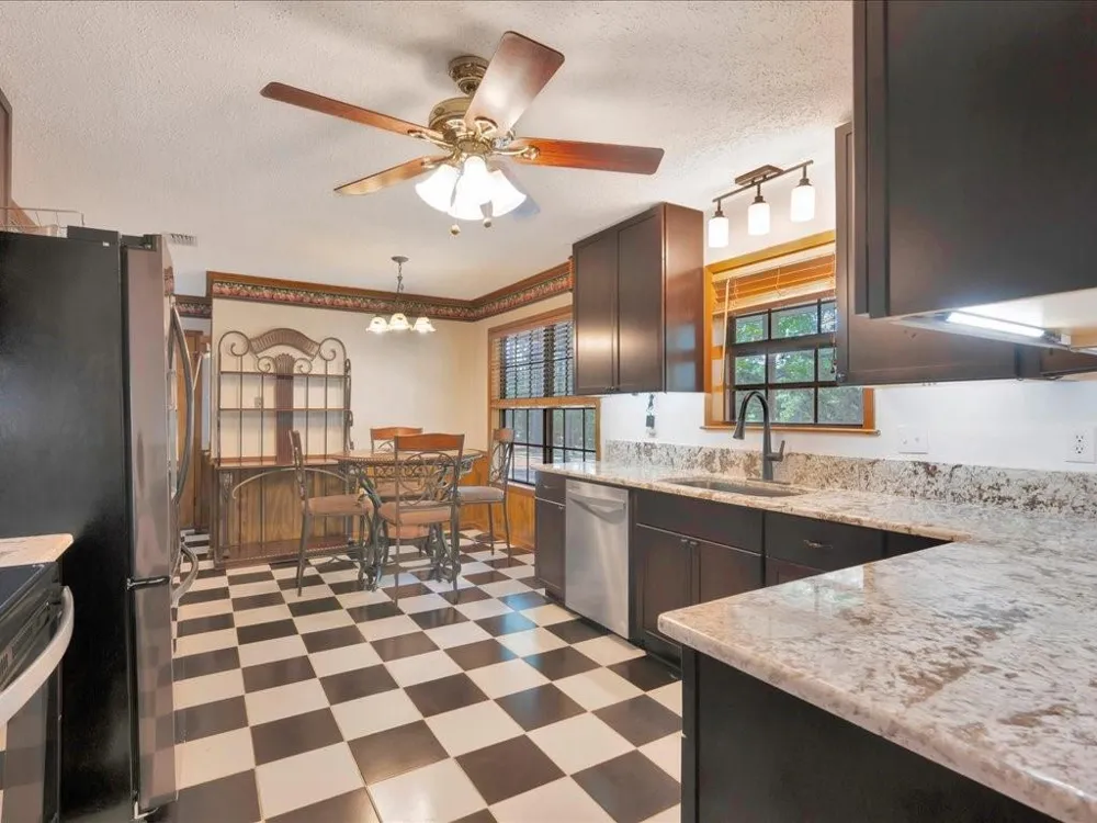 338 County Road 2041 Nacogdoches, TX 75965