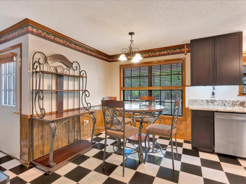 338 County Road 2041 Nacogdoches, TX 75965