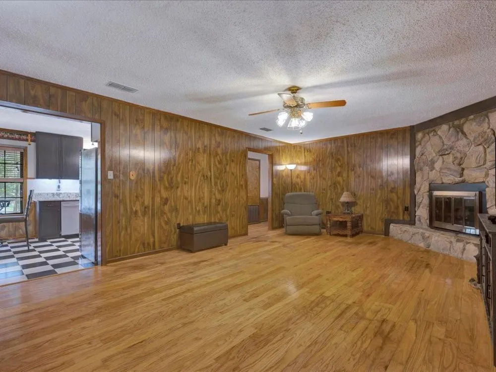 338 County Road 2041 Nacogdoches, TX 75965