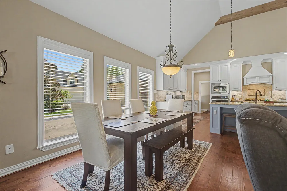 279 W Pines Drive Montgomery, TX 77356