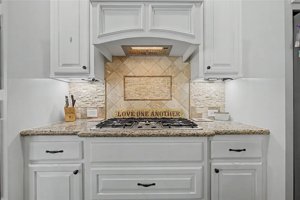 279 W Pines Drive Montgomery, TX 77356