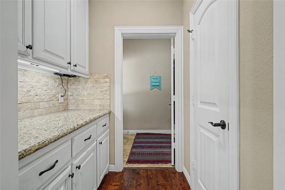 279 W Pines Drive Montgomery, TX 77356