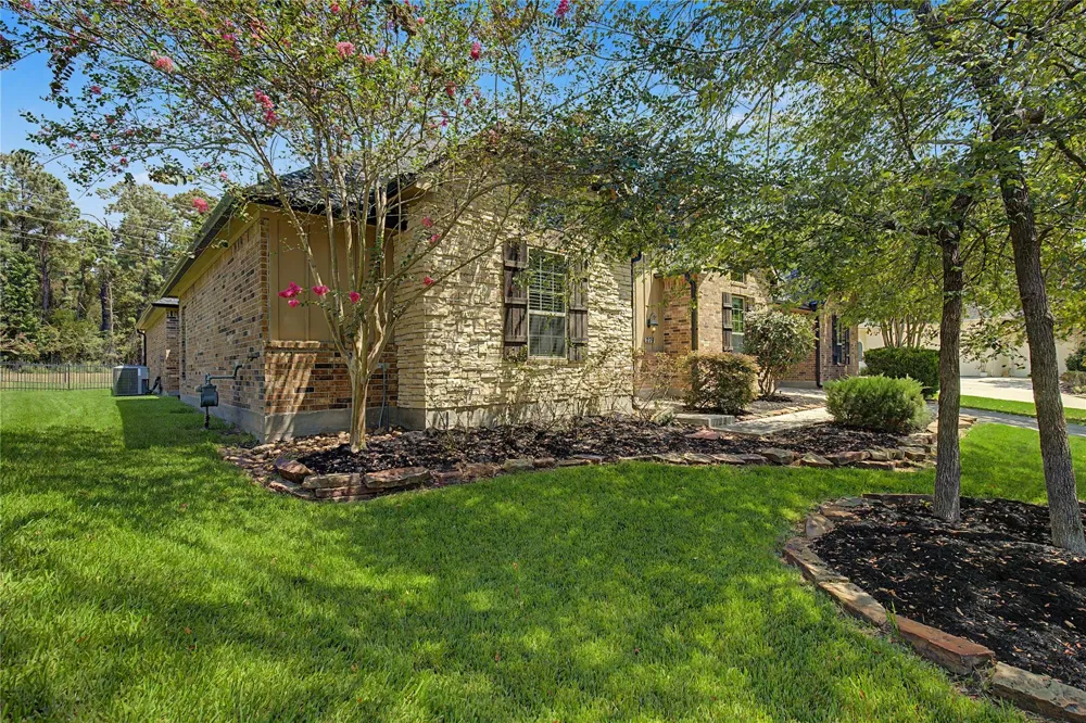 279 W Pines Drive Montgomery, TX 77356