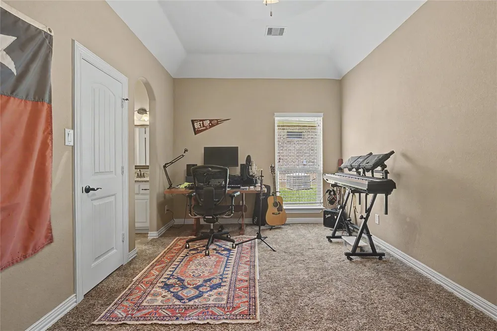 279 W Pines Drive Montgomery, TX 77356