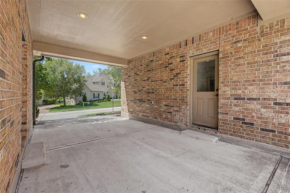 279 W Pines Drive Montgomery, TX 77356