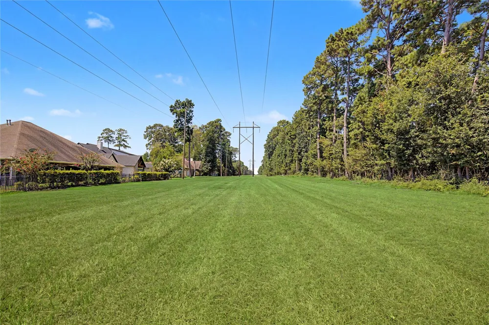 279 W Pines Drive Montgomery, TX 77356
