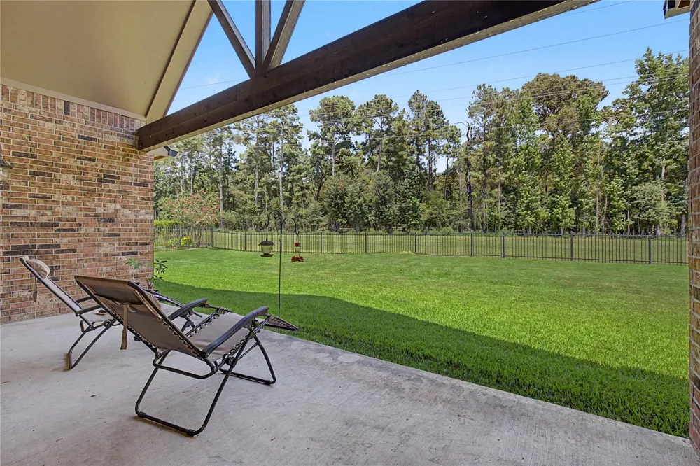 279 W Pines Drive Montgomery, TX 77356