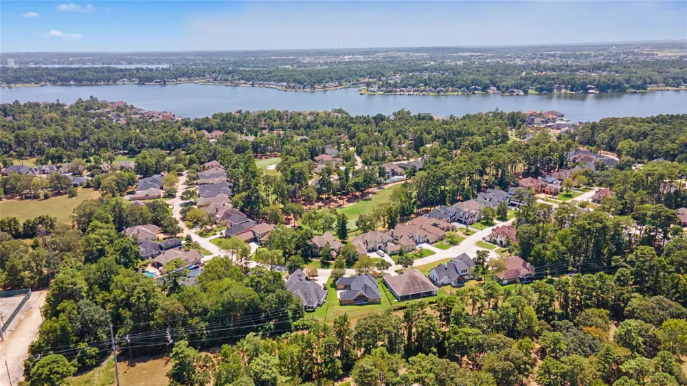279 W Pines Drive Montgomery, TX 77356