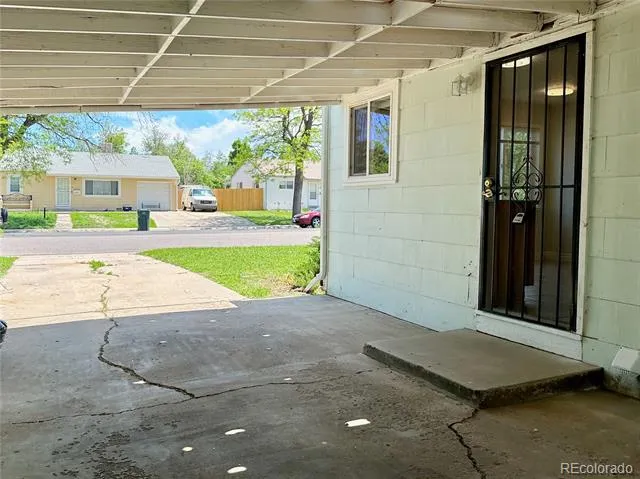 891 Lansing Street Aurora, CO 80010