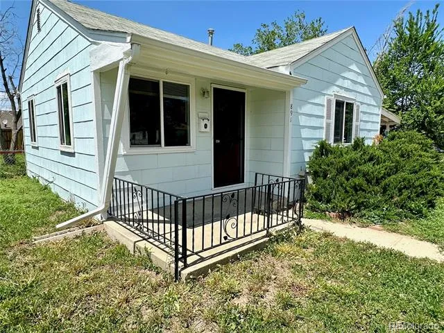 891 Lansing Street Aurora, CO 80010