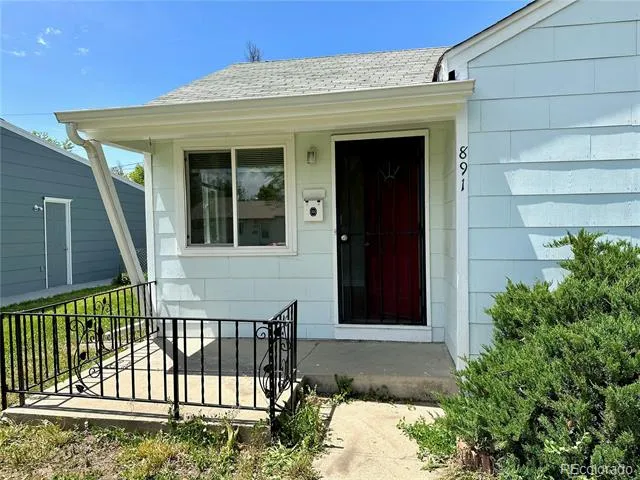 891 Lansing Street Aurora, CO 80010