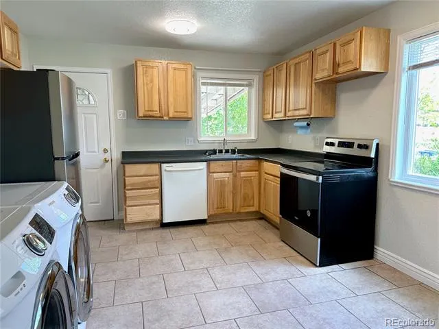 891 Lansing Street Aurora, CO 80010
