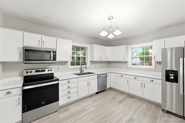 824 E Moreno Avenue Colorado Springs, CO 80903
