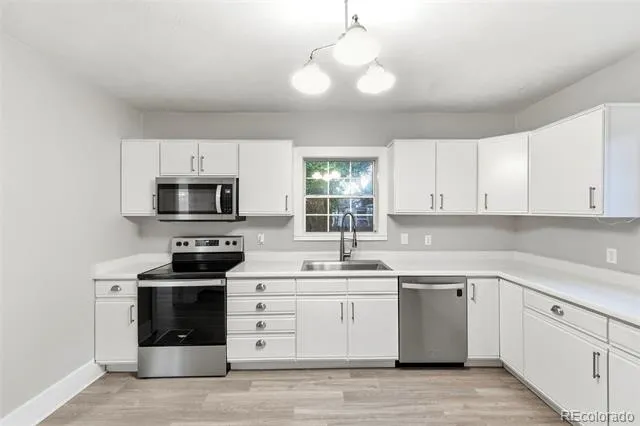 824 E Moreno Avenue Colorado Springs, CO 80903