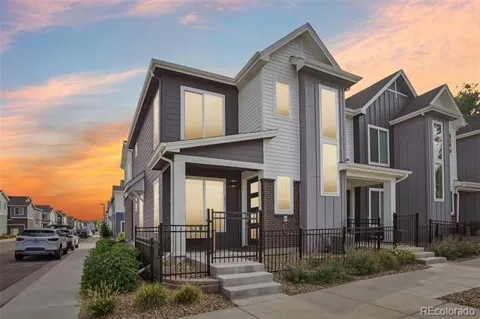 1833 S Poplar Court