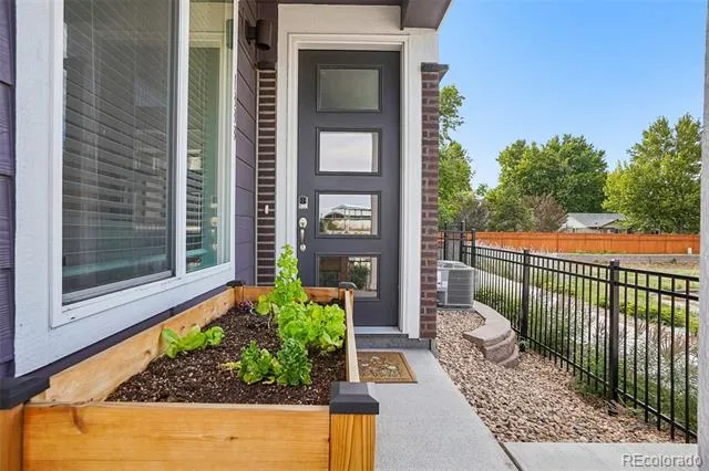 1833 S Poplar Court Denver, CO 80224