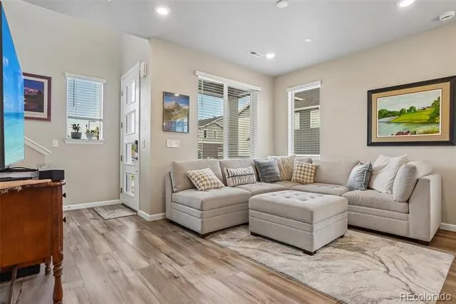 1833 S Poplar Court Denver, CO 80224