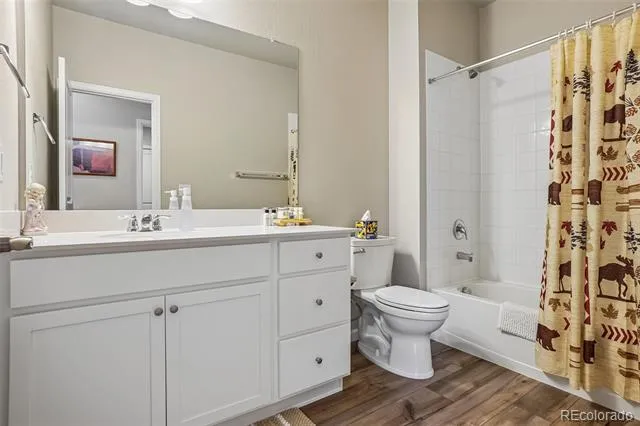 1833 S Poplar Court Denver, CO 80224