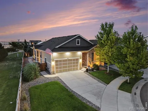 405 Iris Street
