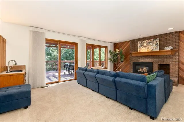 2422 W Arapahoe Court Littleton, CO 80120
