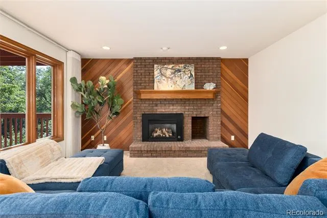2422 W Arapahoe Court Littleton, CO 80120