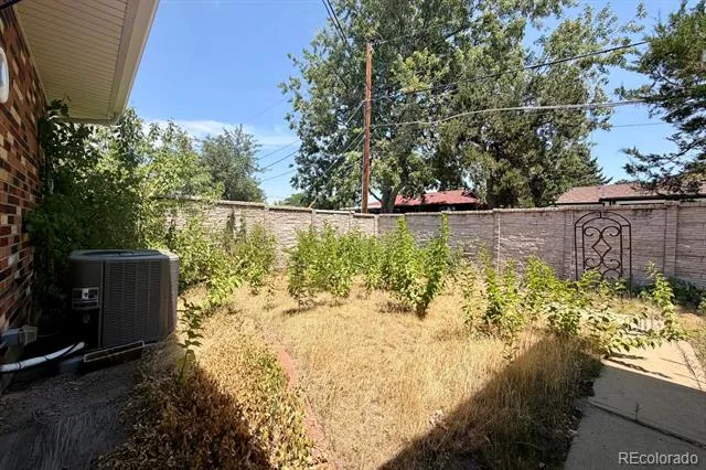 1114 S Oakland Street Aurora, CO 80012