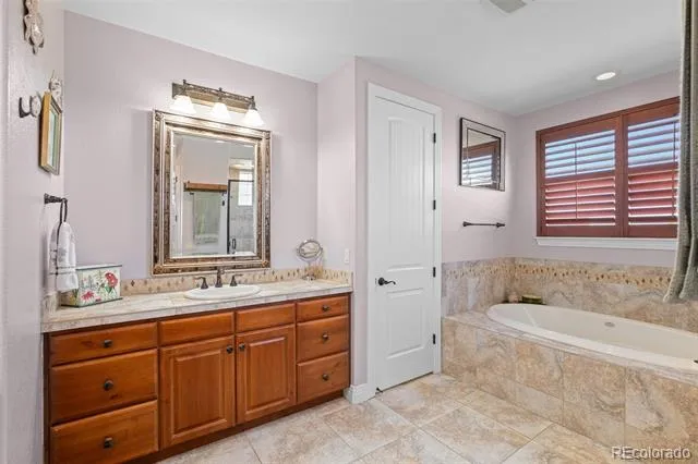 41865 Muirfield Loop Elizabeth, CO 80107