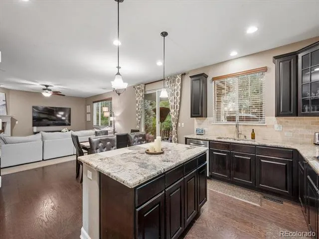 6320 S Langdale Way Aurora, CO 80016