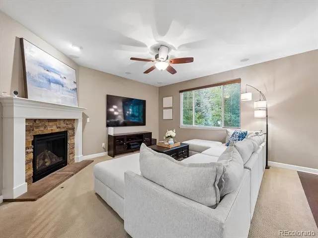 6320 S Langdale Way Aurora, CO 80016