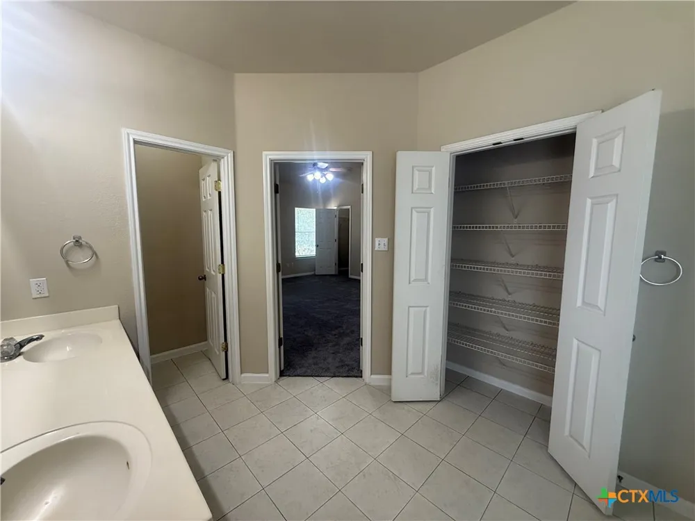 811 Shadow Creek Boulevard Buda, TX 78610