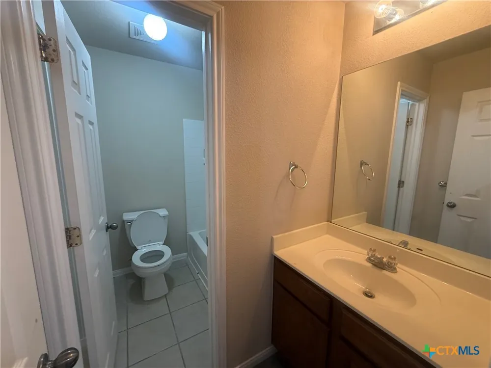 811 Shadow Creek Boulevard Buda, TX 78610