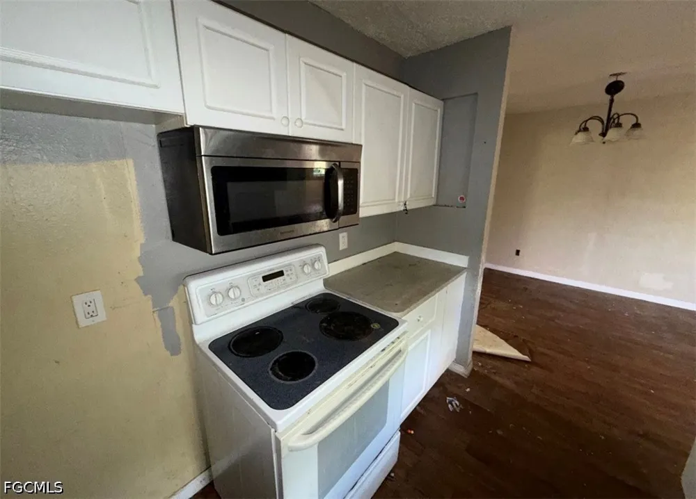 21st Street SW Lehigh Acres, FL 33976