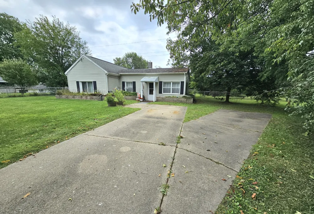 583 Shirley Drive Jackson, MI 49202