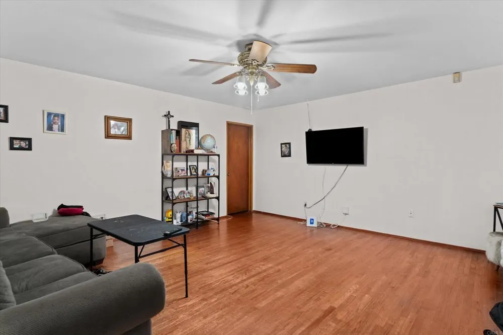 1240 Holly Avenue Imperial Beach, CA 91932