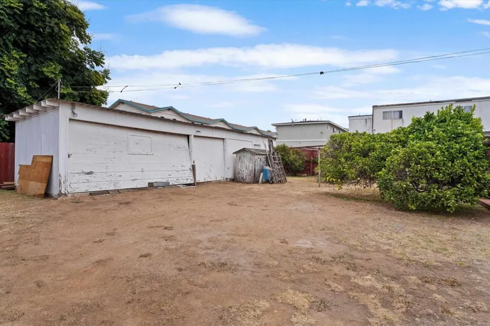 1240 Holly Avenue Imperial Beach, CA 91932
