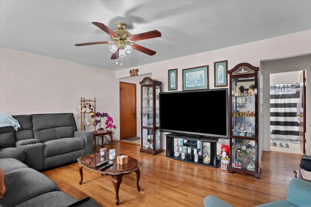 1240 Holly Avenue Imperial Beach, CA 91932