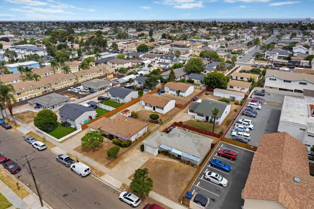 1240 Holly Avenue Imperial Beach, CA 91932