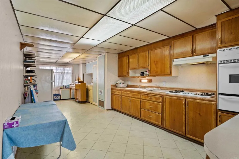1240 Holly Avenue Imperial Beach, CA 91932